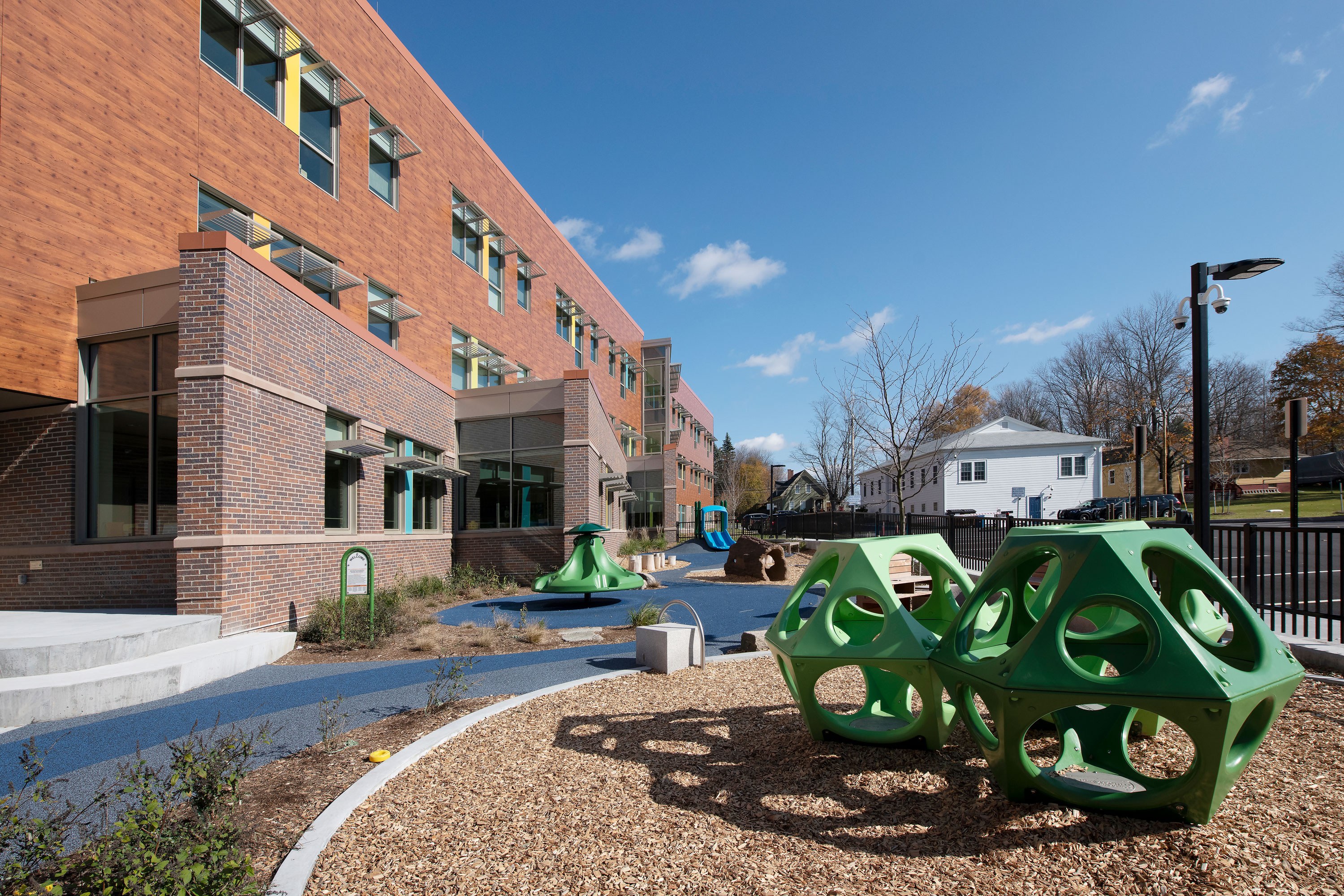 Narragansett RSD Templeton Center School Exterior Image 2