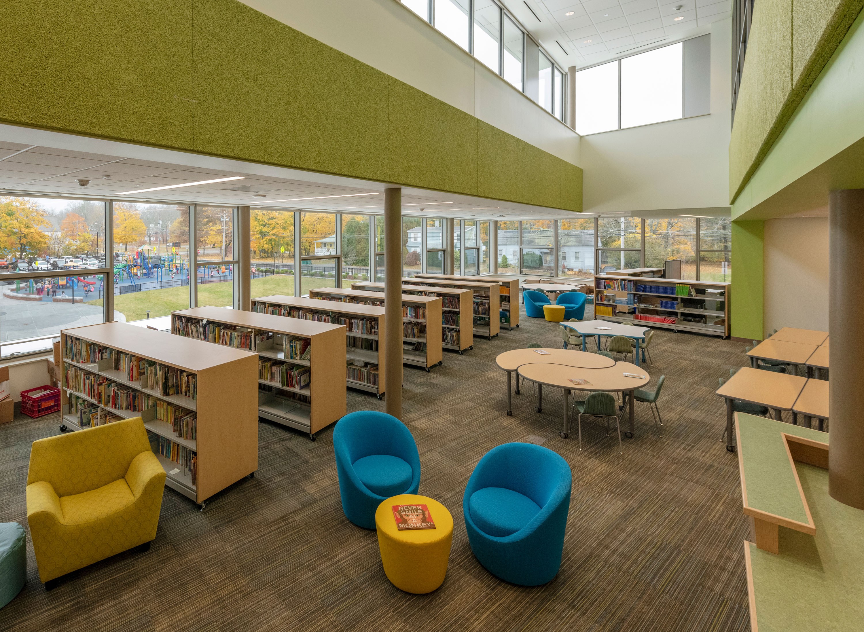Narragansett RSD Templeton Center School Interior Image 19 library above